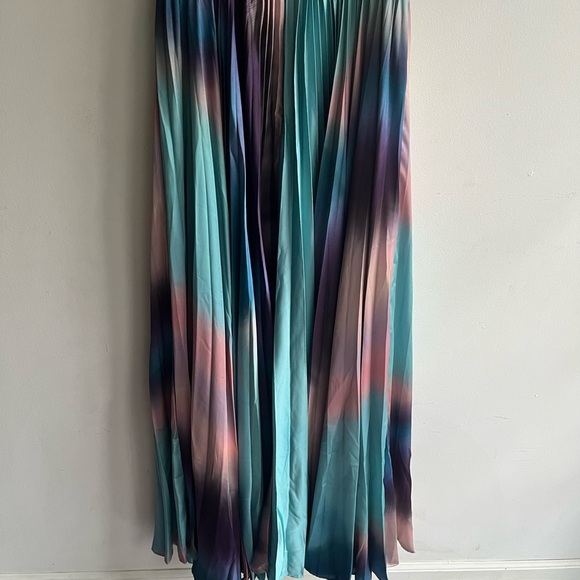NWT! HUTCH Viola Pleated Ombre Maxi Dress Size 2 - Picture 5 of 8